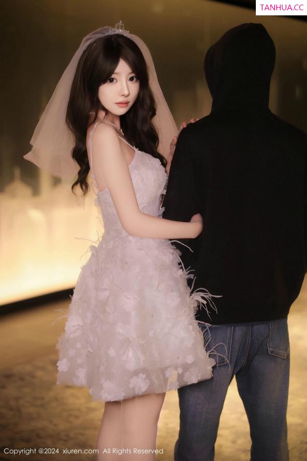   [XiuRen]高清写真图 2024.12.13 No.9601 桃妖夭 丝袜美腿第2张图片